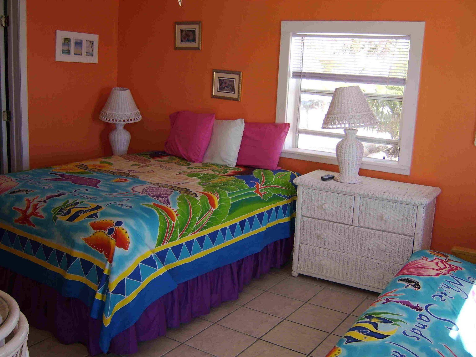 מרתון White Sands Inn מראה חיצוני תמונה